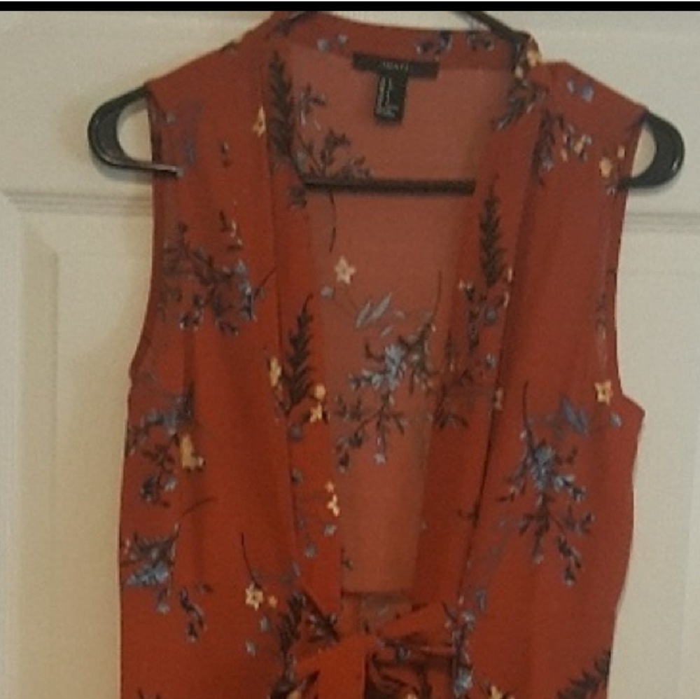 NWOT Forever 21 Sleeveless Kimono Robe